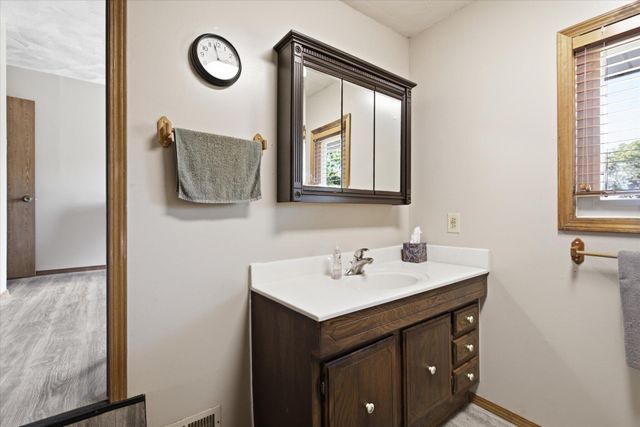 2775 W Heritage Drive, Ozark, MO 65721