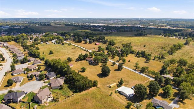2775 W Heritage Drive, Ozark, MO 65721