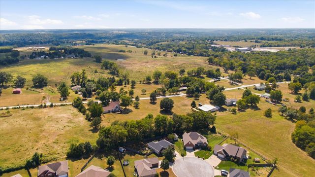 2775 W Heritage Drive, Ozark, MO 65721
