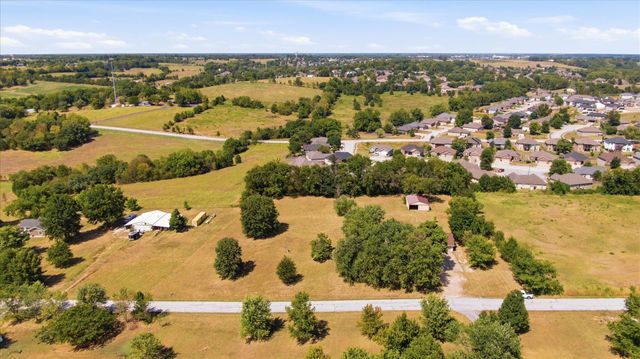 2775 W Heritage Drive, Ozark, MO 65721
