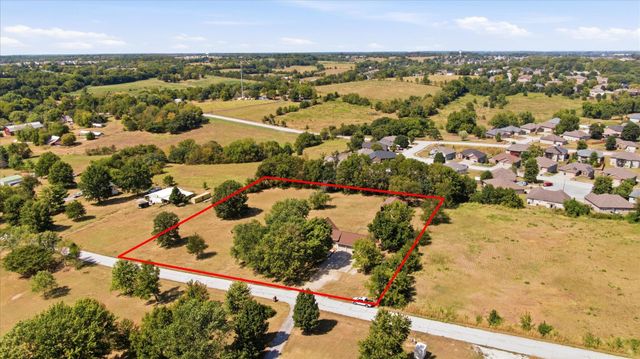 2775 W Heritage Drive, Ozark, MO 65721