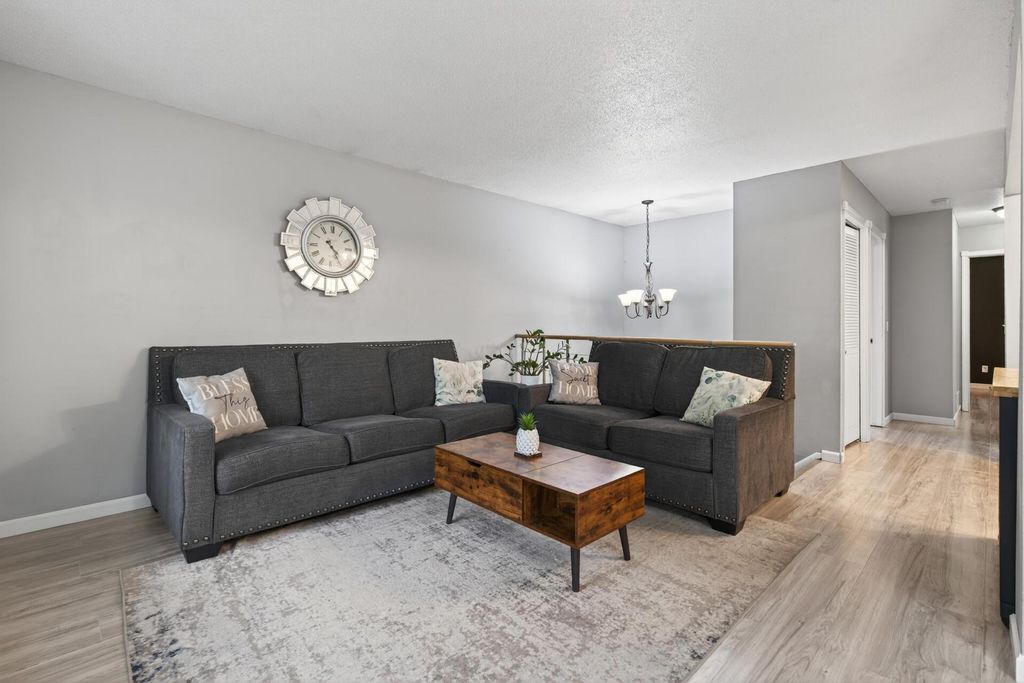 841 Evergreen Circle, Burnsville, MN 55337 — photo 4