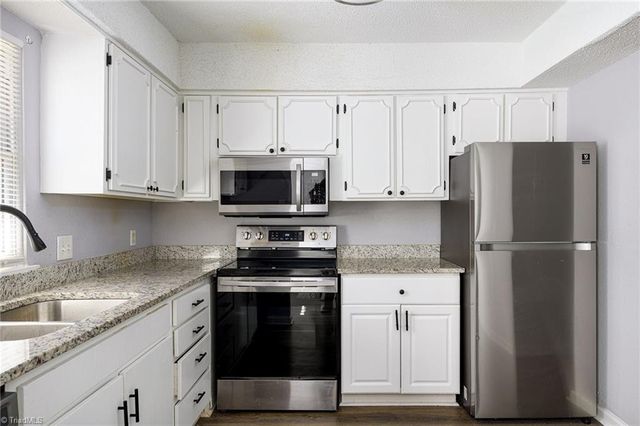 424 Muirs Chapel Road, Greensboro, NC 27410