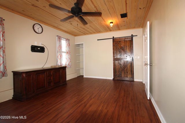 108 Foxlair Drive, Hubert, NC 28539