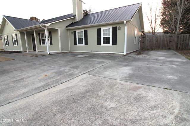 108 Foxlair Drive, Hubert, NC 28539