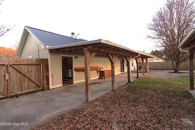 108 Foxlair Drive, Hubert, NC 28539