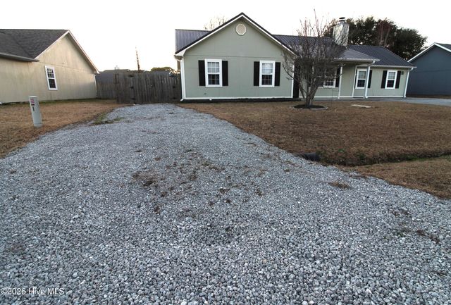 108 Foxlair Drive, Hubert, NC 28539