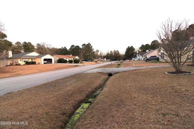 108 Foxlair Drive, Hubert, NC 28539