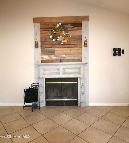 108 Foxlair Drive, Hubert, NC 28539