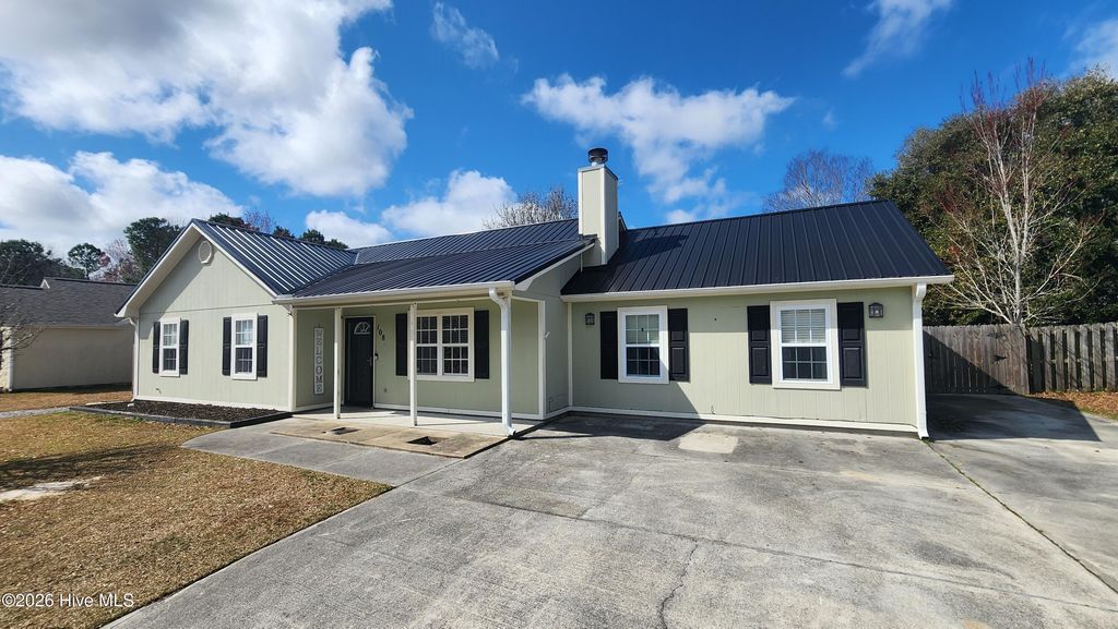 108 Foxlair Drive, Hubert, NC 28539