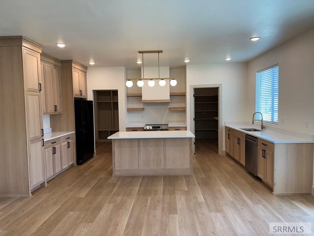 Image 2 of property listing at 733 Rustic Road, Pocatello, ID 83201