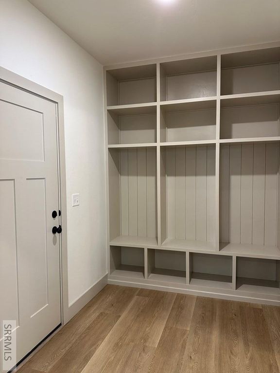 Image 7 of property listing at 733 Rustic Road, Pocatello, ID 83201