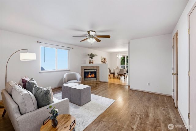 368 NW Grandstand Street, Bremerton, WA 98311