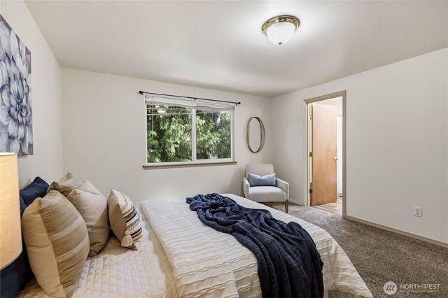 368 NW Grandstand Street, Bremerton, WA 98311