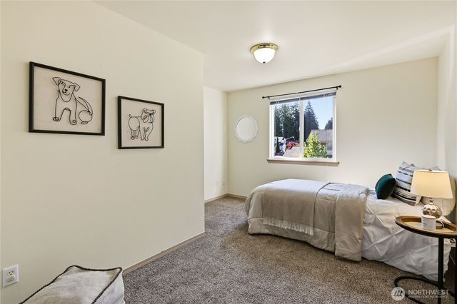 368 NW Grandstand Street, Bremerton, WA 98311
