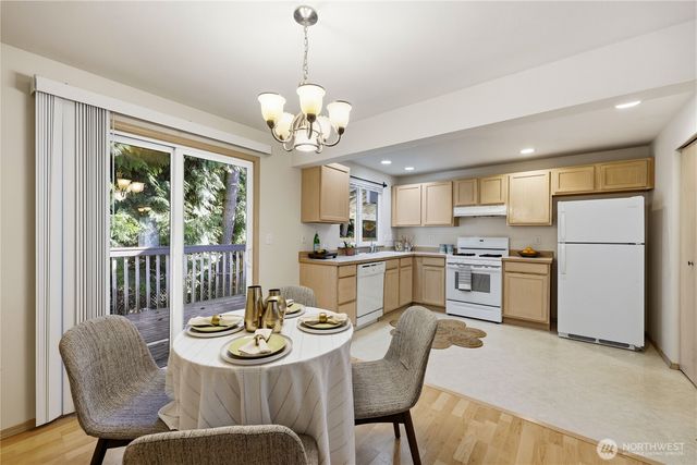 368 NW Grandstand Street, Bremerton, WA 98311