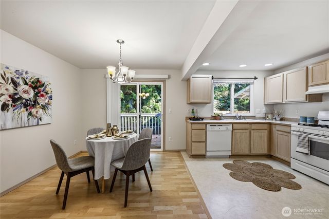 368 NW Grandstand Street, Bremerton, WA 98311