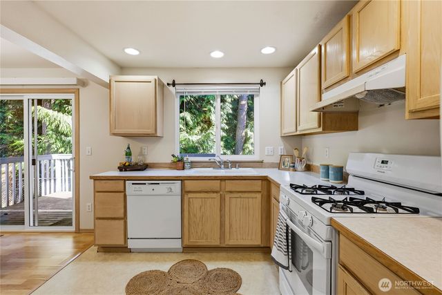 368 NW Grandstand Street, Bremerton, WA 98311