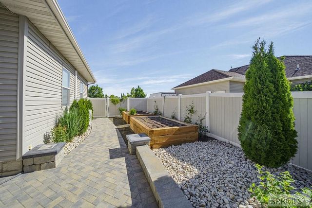636 Gatehouse Lane, Idaho Falls, ID 83404