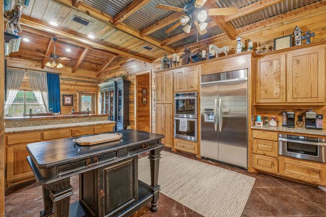 261 Dub Lane, Poolville, TX 76487