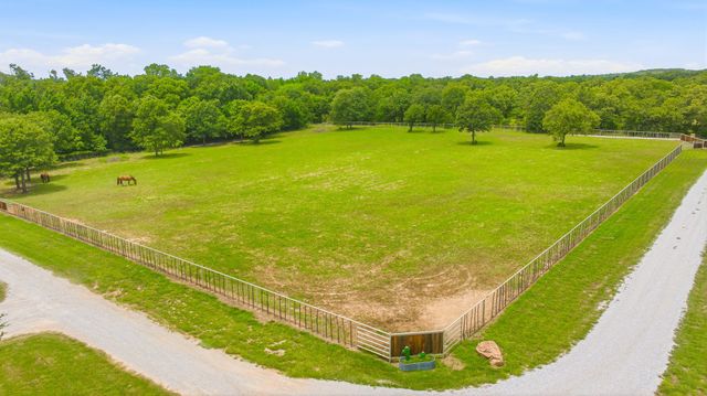 261 Dub Lane, Poolville, TX 76487