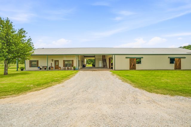 261 Dub Lane, Poolville, TX 76487