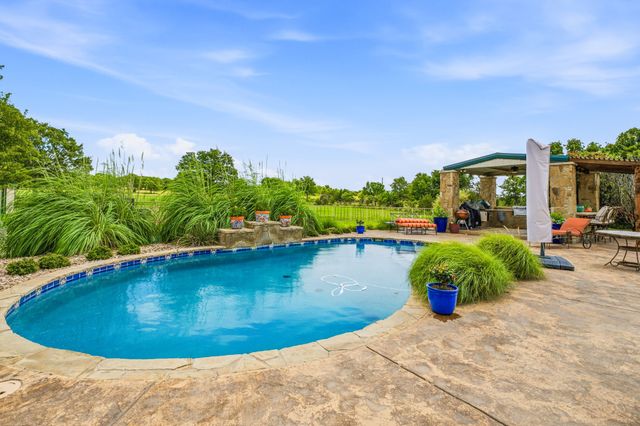 261 Dub Lane, Poolville, TX 76487
