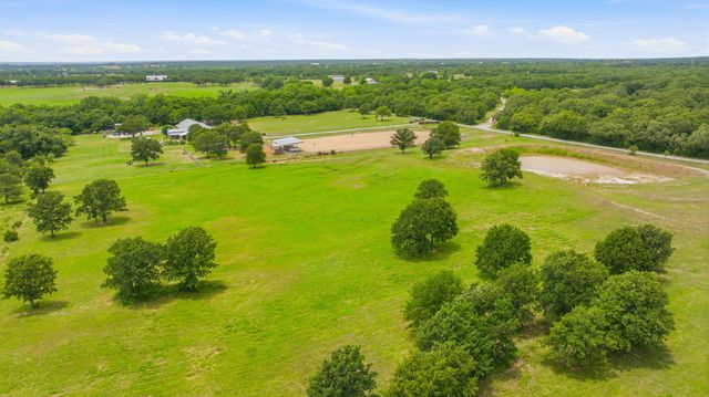261 Dub Lane, Poolville, TX 76487