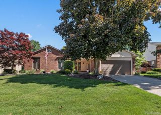 1662 Sumac Drive, Rochester Hills, MI 48309