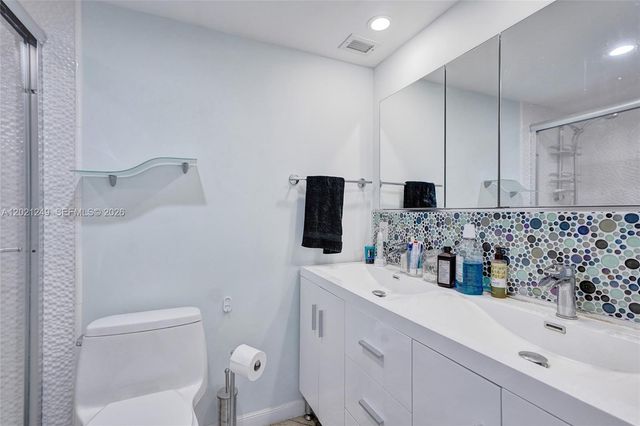 3180 S Ocean Dr 415, Hallandale Beach, FL 33009