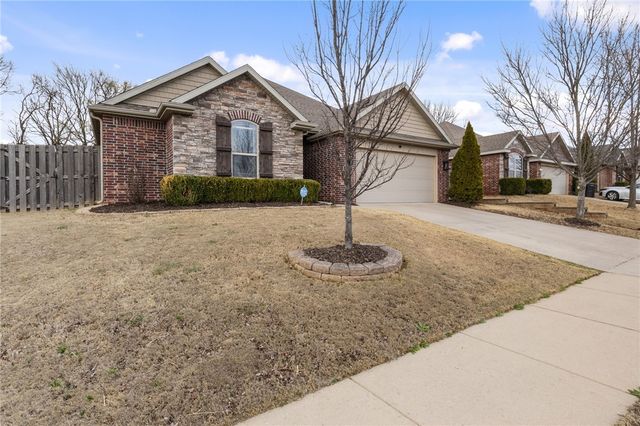 4313 W Murfield Drive, Rogers, AR 72758