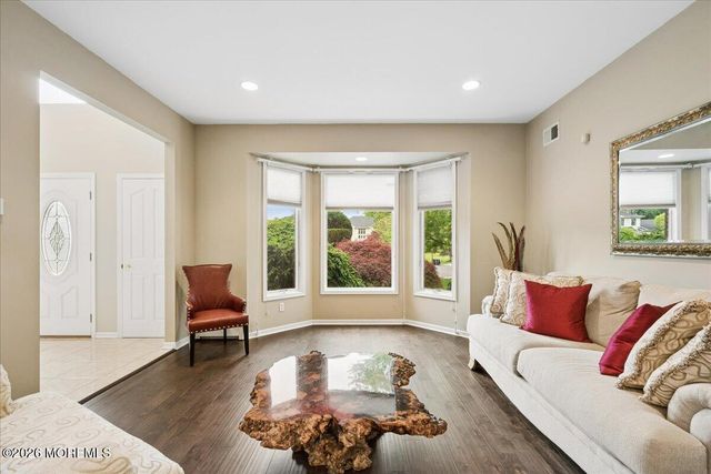 5 Martin Court, Manalapan, NJ 07726