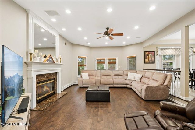 5 Martin Court, Manalapan, NJ 07726