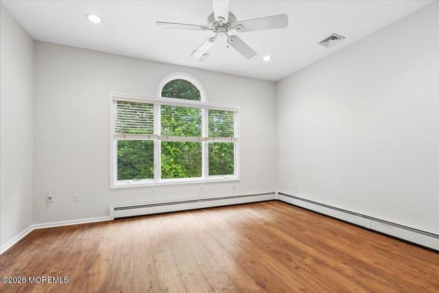 5 Martin Court, Manalapan, NJ 07726