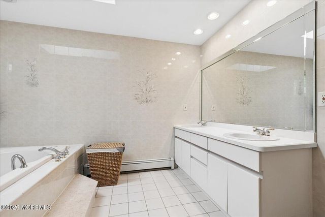 5 Martin Court, Manalapan, NJ 07726