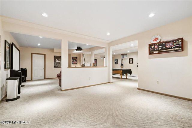 5 Martin Court, Manalapan, NJ 07726