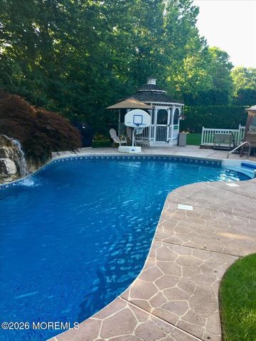 5 Martin Court, Manalapan, NJ 07726