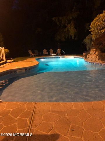 5 Martin Court, Manalapan, NJ 07726