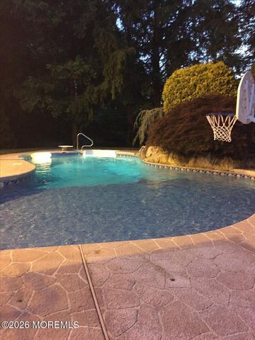 5 Martin Court, Manalapan, NJ 07726
