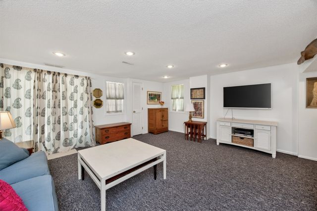 3220 John Lynde Road, Des Moines, IA 50312