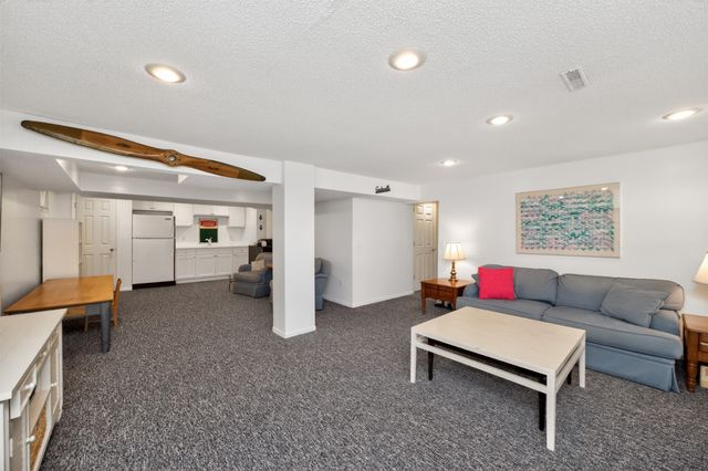 3220 John Lynde Road, Des Moines, IA 50312