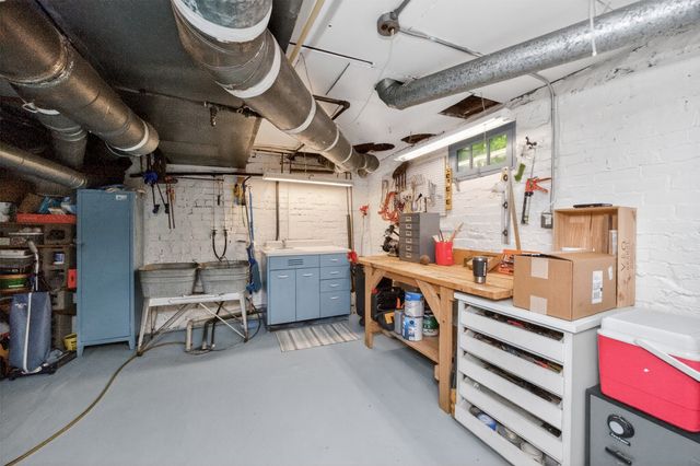 3220 John Lynde Road, Des Moines, IA 50312