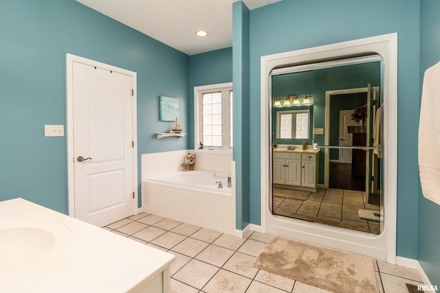 315 EVERGREEN Trail, Herrin, IL 62948