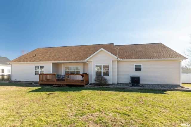 315 EVERGREEN Trail, Herrin, IL 62948