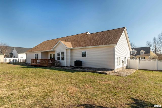 315 EVERGREEN Trail, Herrin, IL 62948