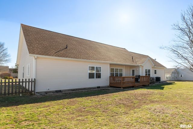 315 EVERGREEN Trail, Herrin, IL 62948