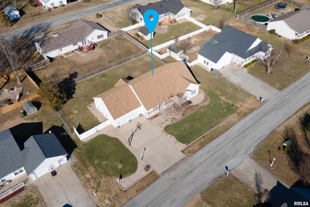 315 EVERGREEN Trail, Herrin, IL 62948