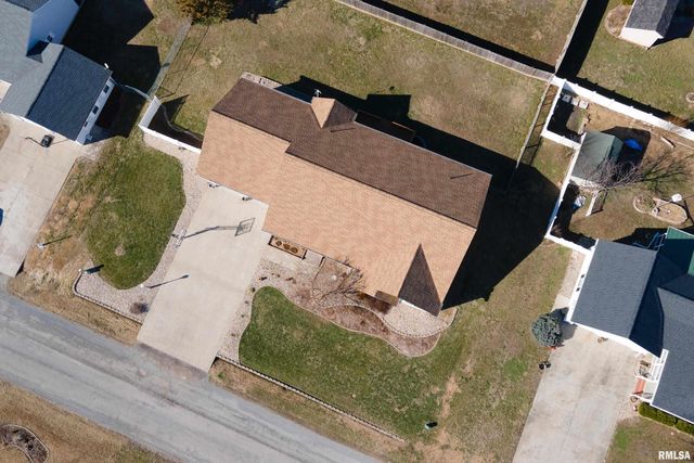 315 EVERGREEN Trail, Herrin, IL 62948