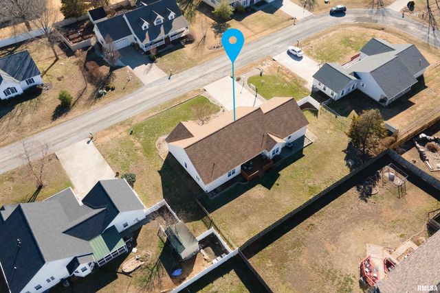 315 EVERGREEN Trail, Herrin, IL 62948