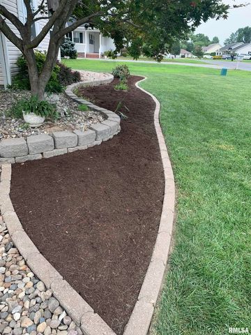 315 EVERGREEN Trail, Herrin, IL 62948